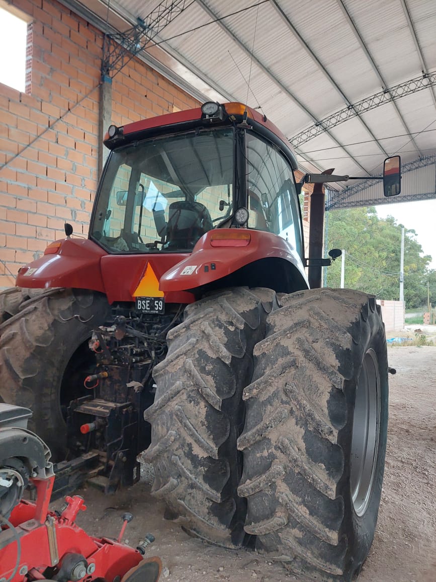 TRACTOR CASE IH MAGNUN 220