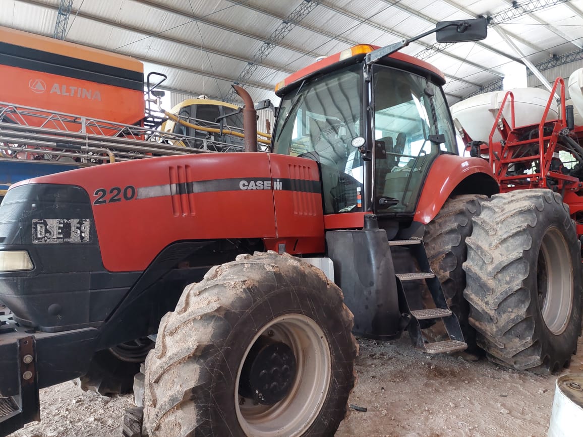 TRACTOR CASE IH MAGNUN 220