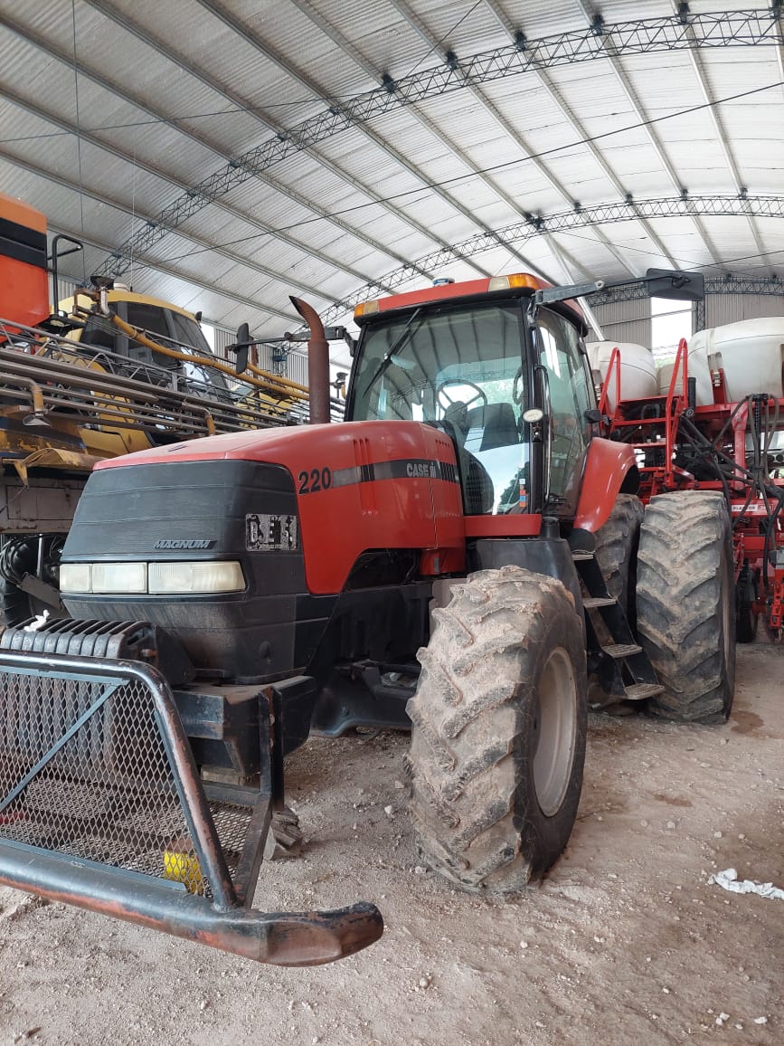 TRACTOR CASE IH MAGNUN 220