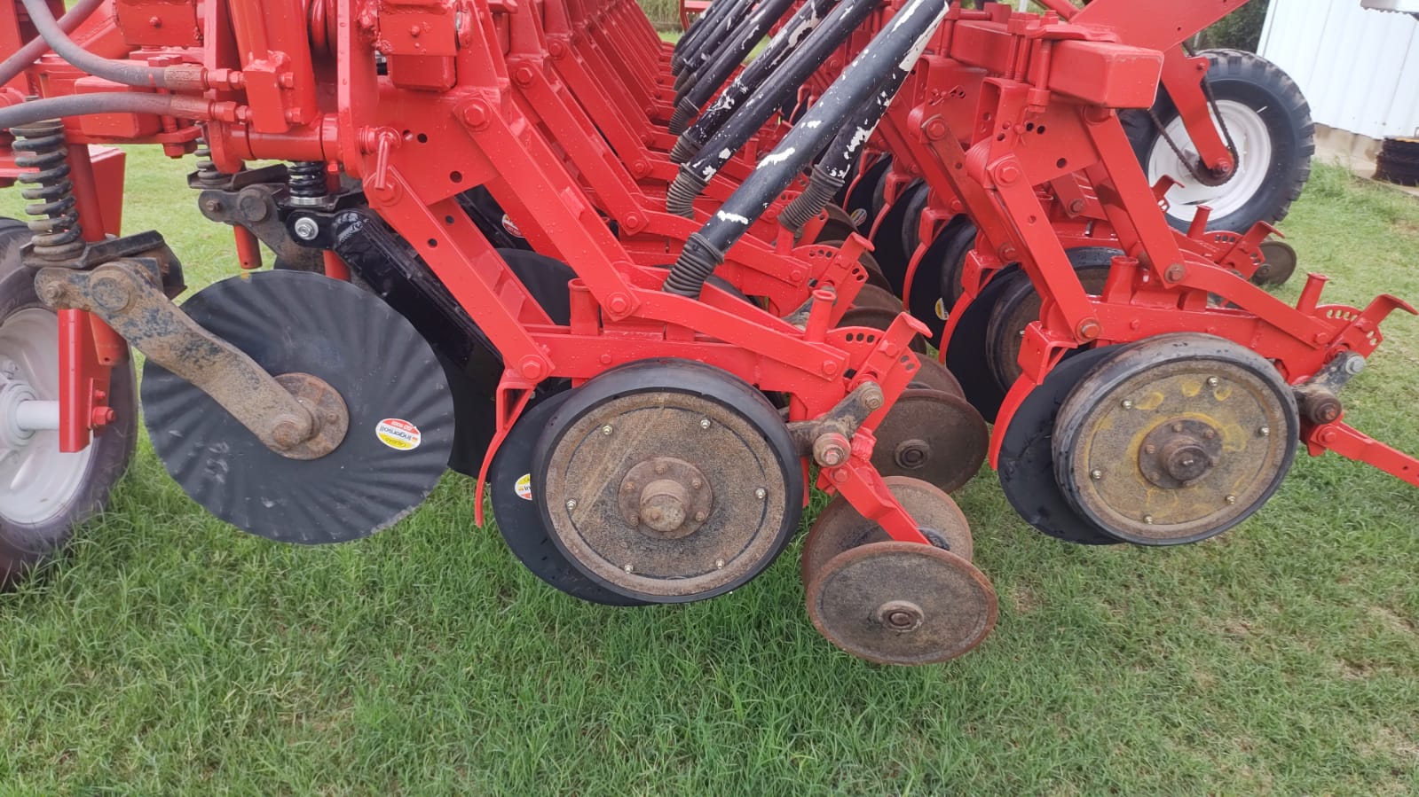 SEMBRADORA CRUCIANELLI DE 21 A 23 SURCOS