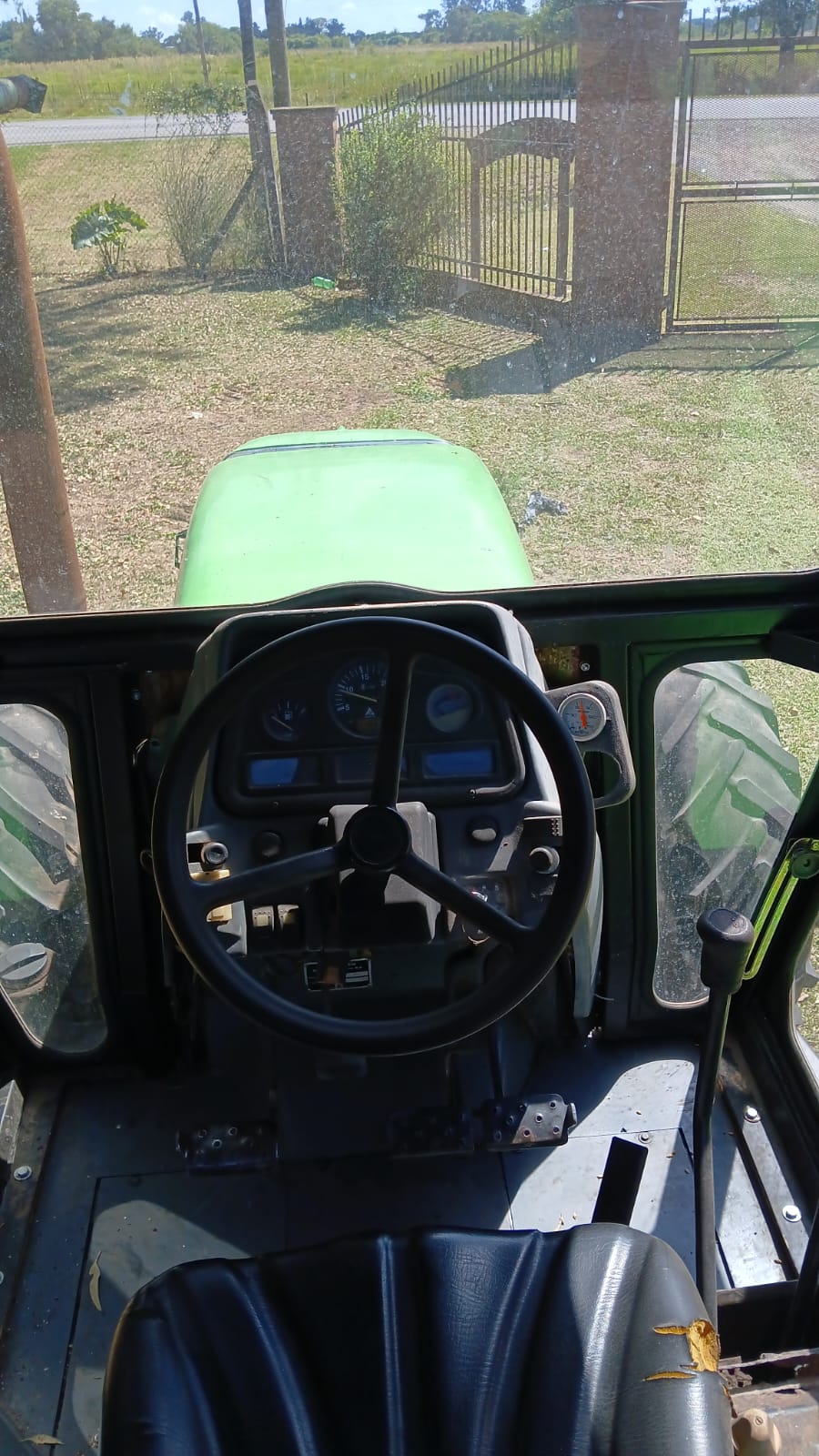 Tractor AGCO Allis 6.150 Año 2010 Doble tracción Muy buen estado mecánico Cabina nueva 4.760 horas