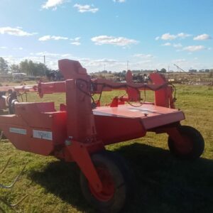 https://lpmagro.com.ar/producto/segadora-challeguer-1383-ano-2017-4mt-de-corte/