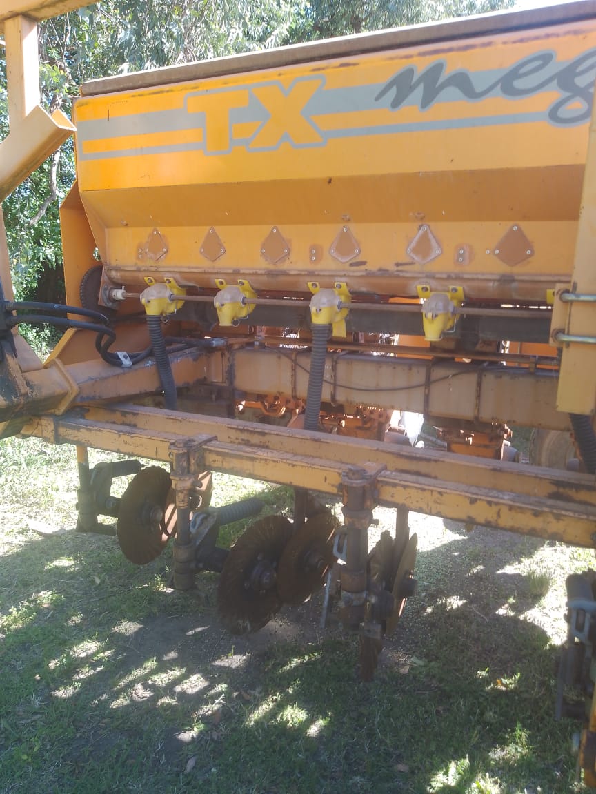 SEMBRADORA AGROMETAL TX MEGA