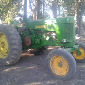 Tractor John Deere 730