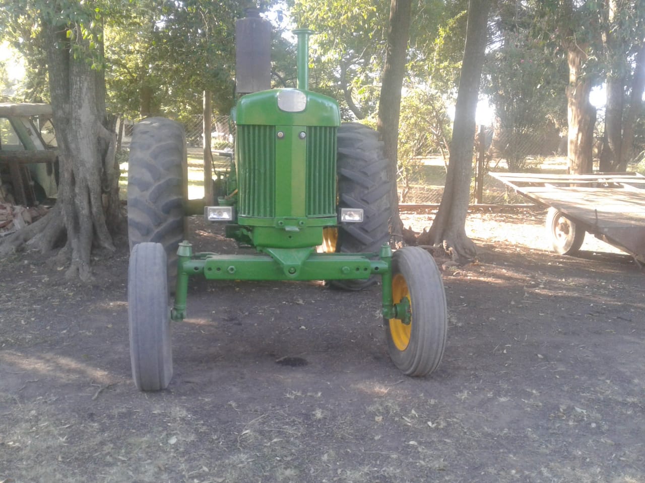 Tractor John Deere 730