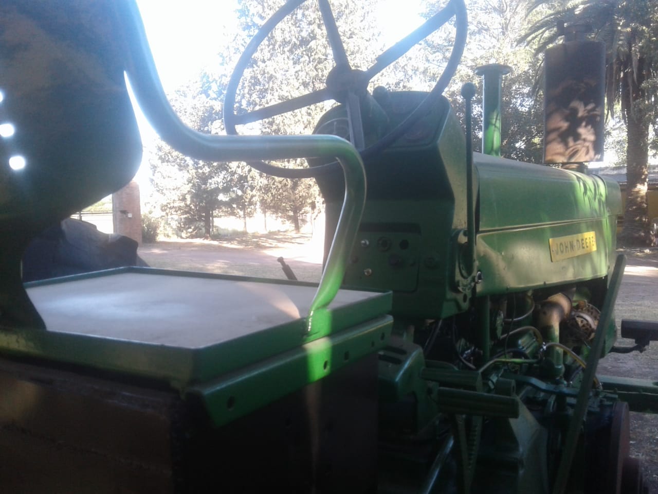 Tractor John Deere 730