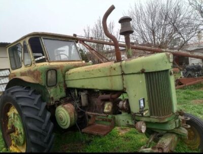 Tractor John Deere 730