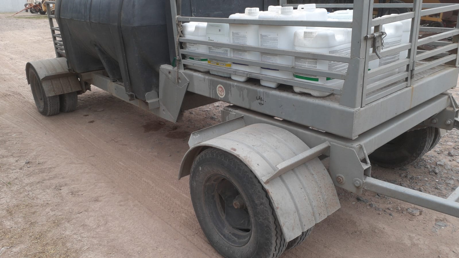 Acoplado Tanque Alberti