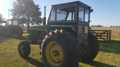 Tractor John Deere 4530