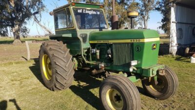 Tractor John Deere 4530