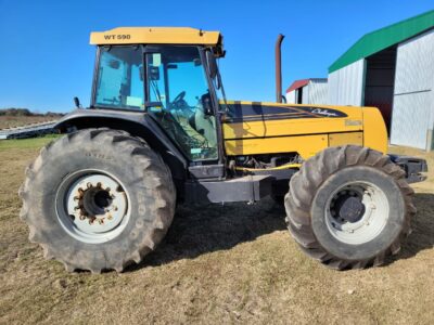 tractor Challenger WT590