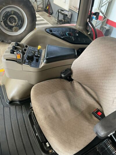 tractor Case IH Magnum 240