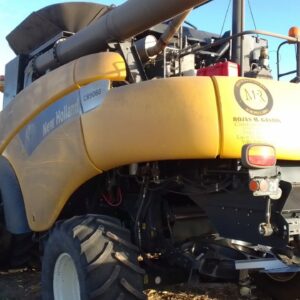 Cosechadora New Holland 9060 en excelente estado con plataforma de 35 pies
