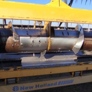 Cosechadora New Holland 9060 en excelente estado con plataforma de 35 pies
