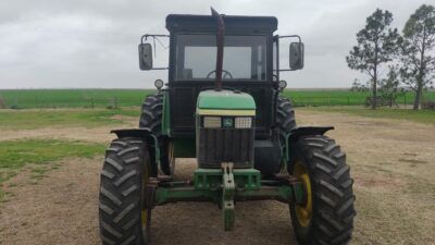 Tractor John Deere 6405 usado en venta
