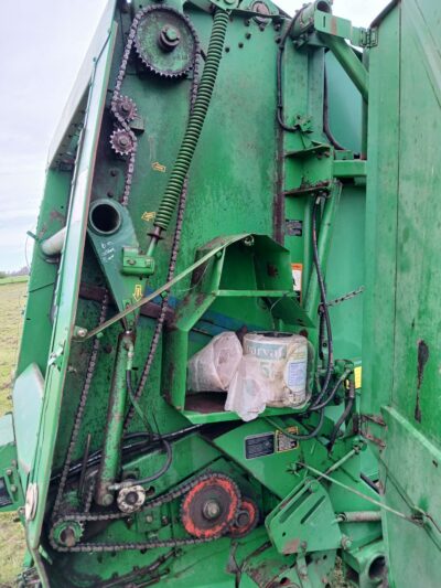 Rotoenfardadora John Deere 566