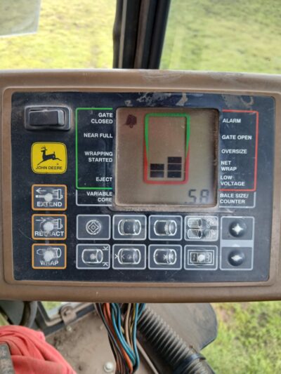 Rotoenfardadora John Deere 566