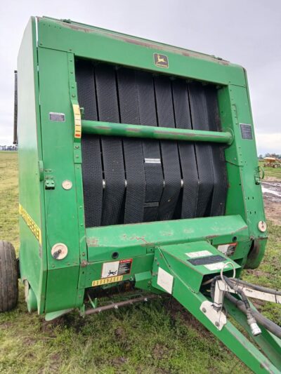 Rotoenfardadora John Deere 566