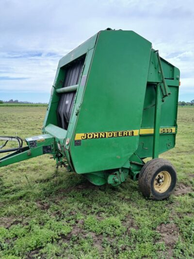 Rotoenfardadora John Deere 566