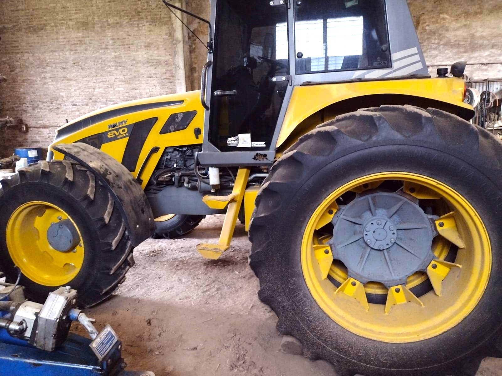 Tractor Pauny 280DT