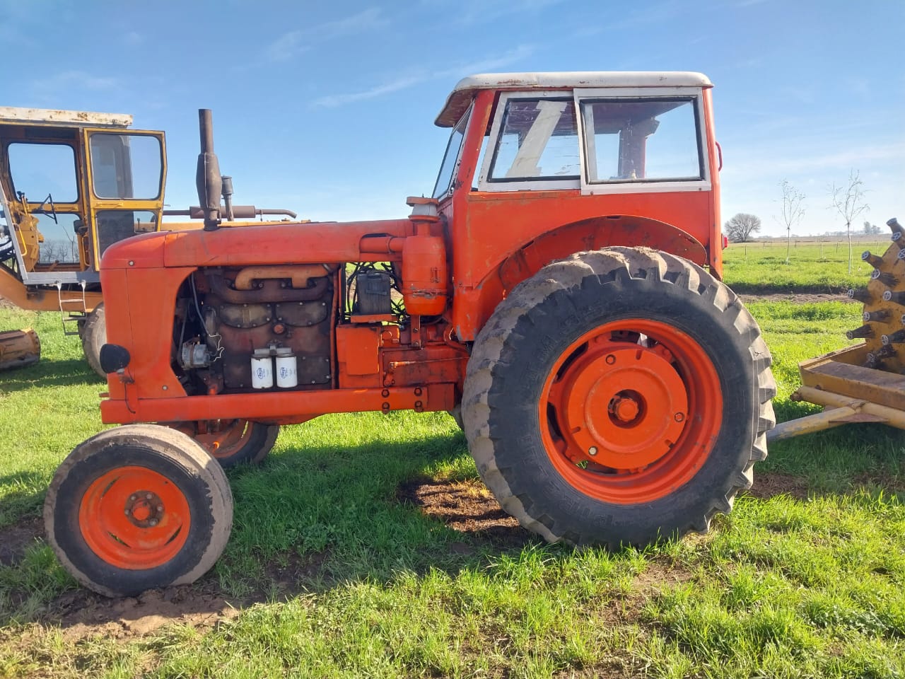 Tractor Fiat 780 con dirección hidráulica
