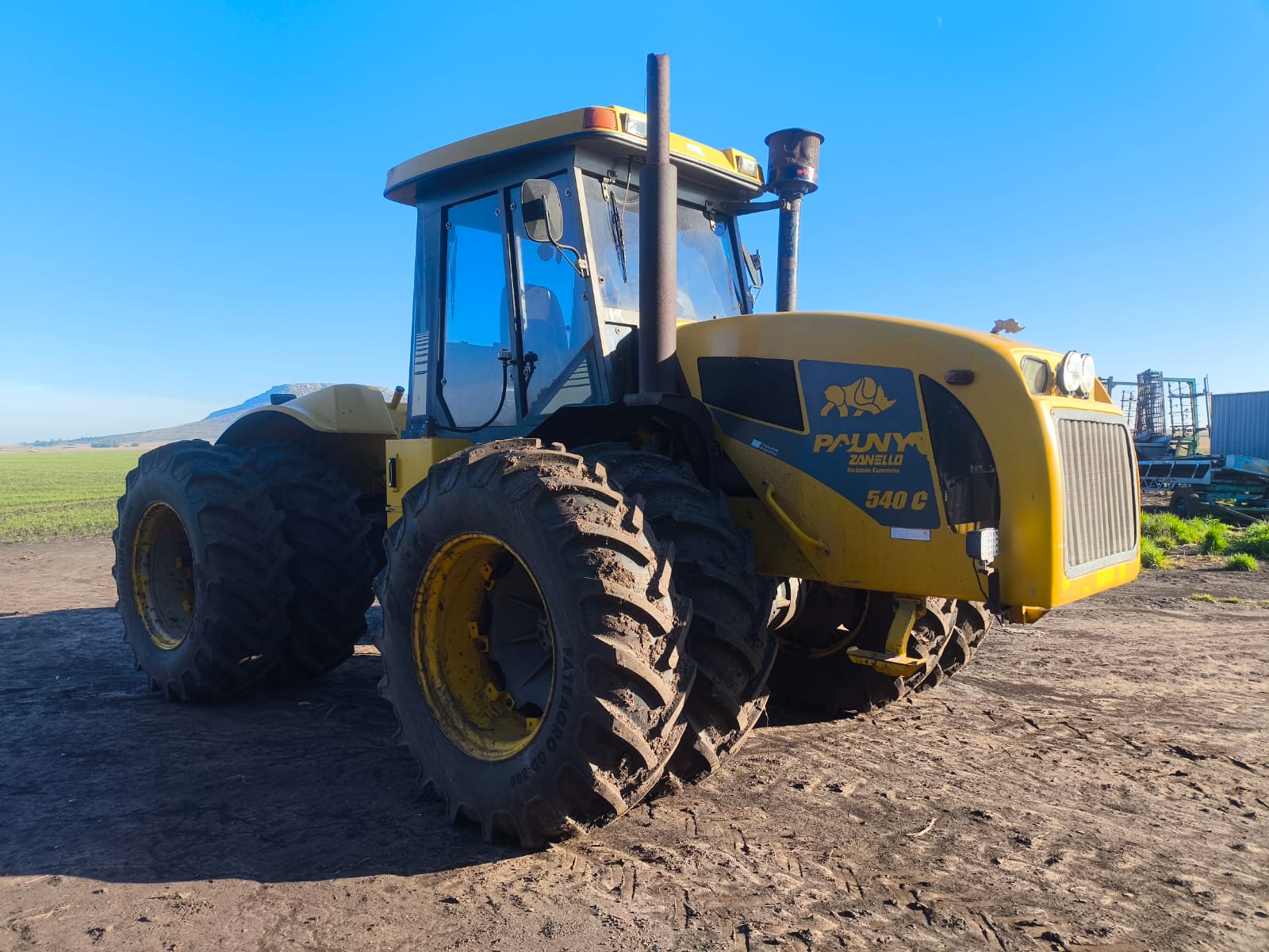 Tractor Pauny 540