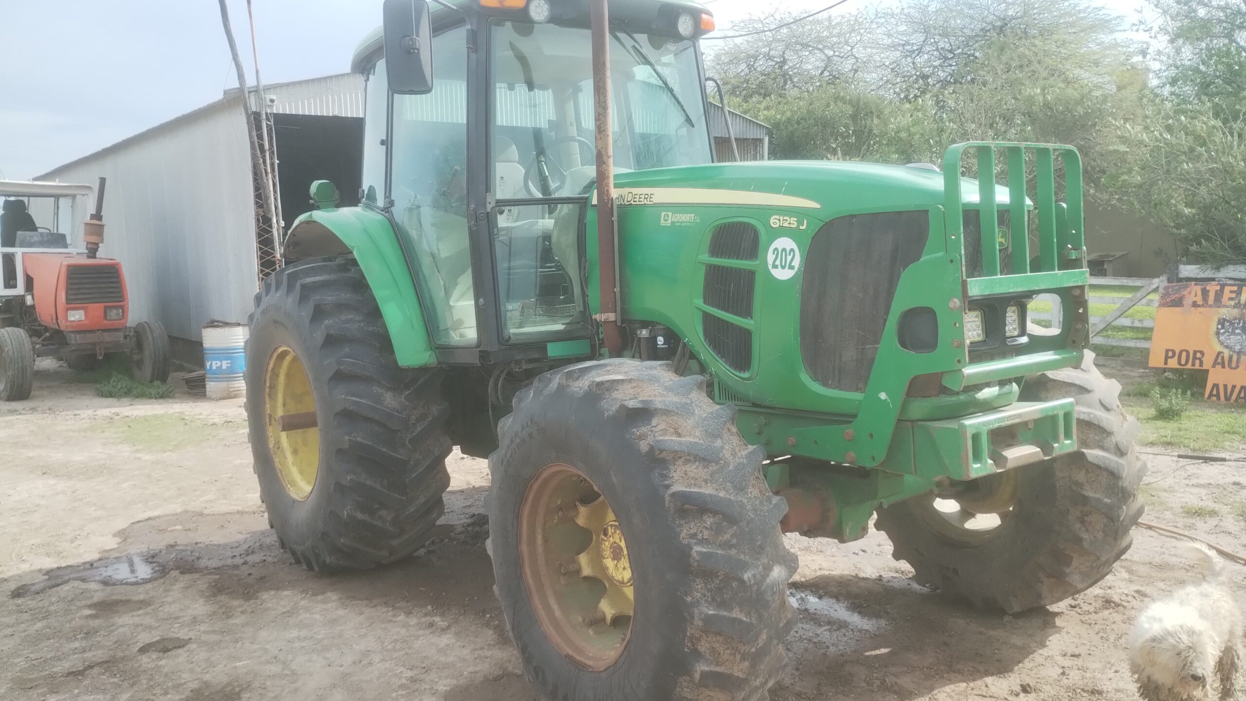 Tractor John Deere 6125 2015