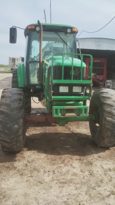 Tractor John Deere 6125 2015
