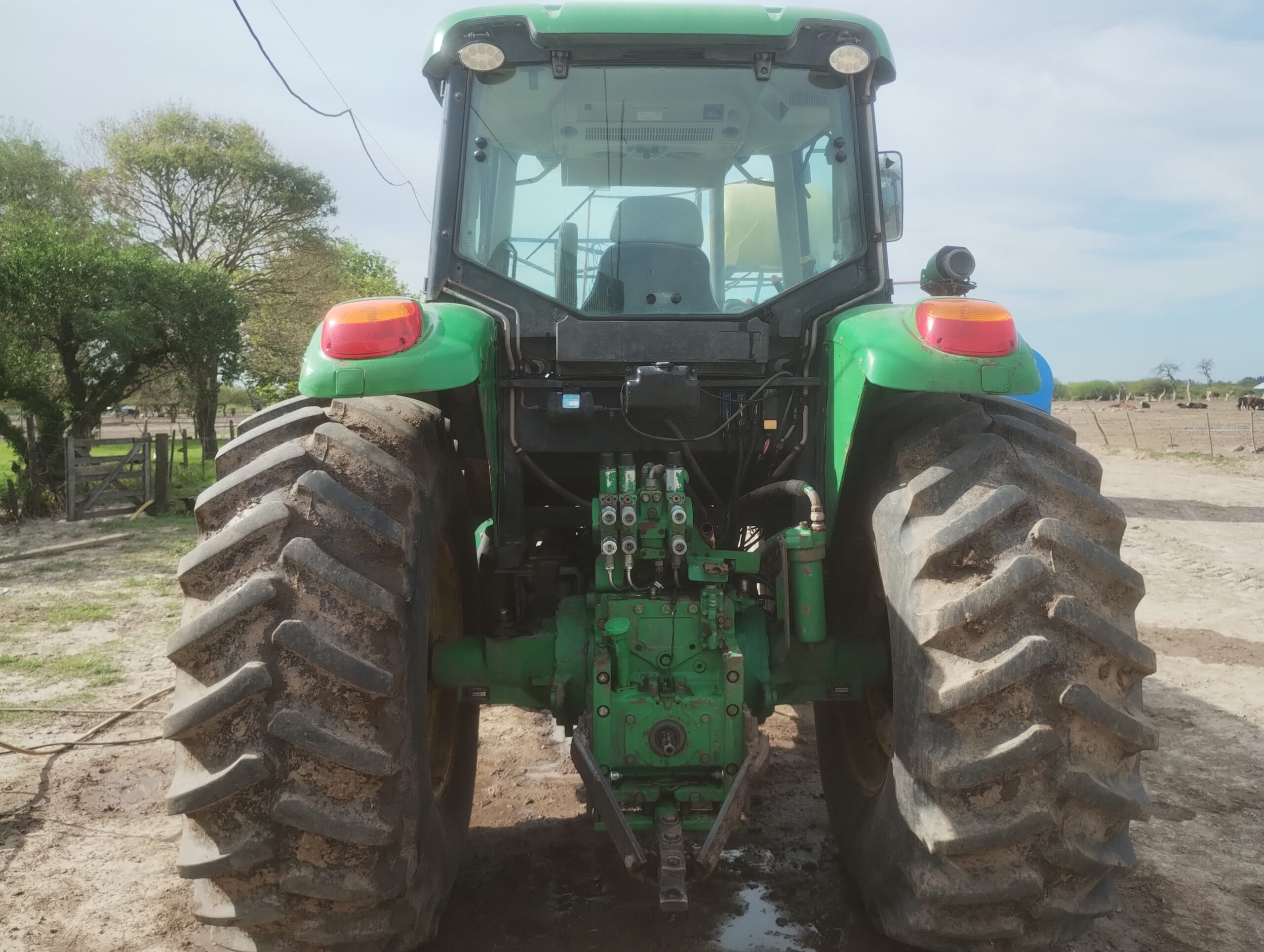 Tractor John Deere 6125 2015