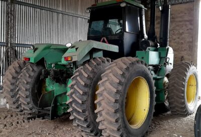 John Deere 8560