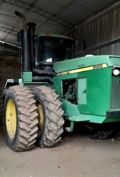 John Deere 8560